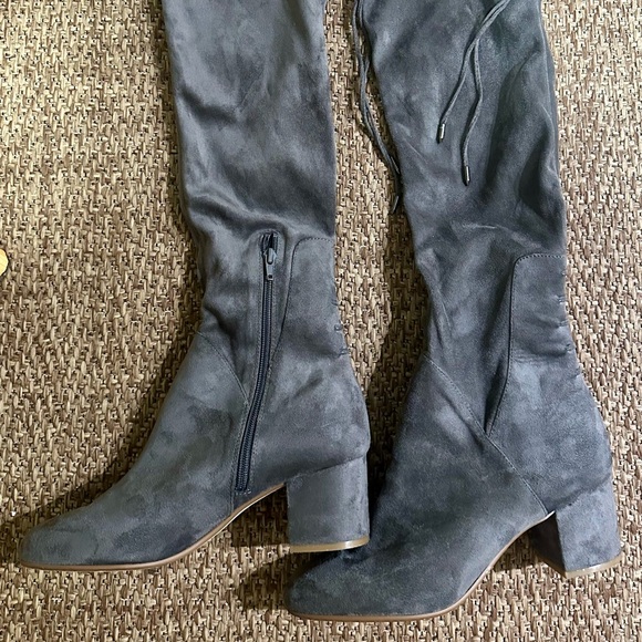 Steve Madden Elegant Gray Over-the-Knee Suede Boots Size 9.5 - Picture 2 of 8